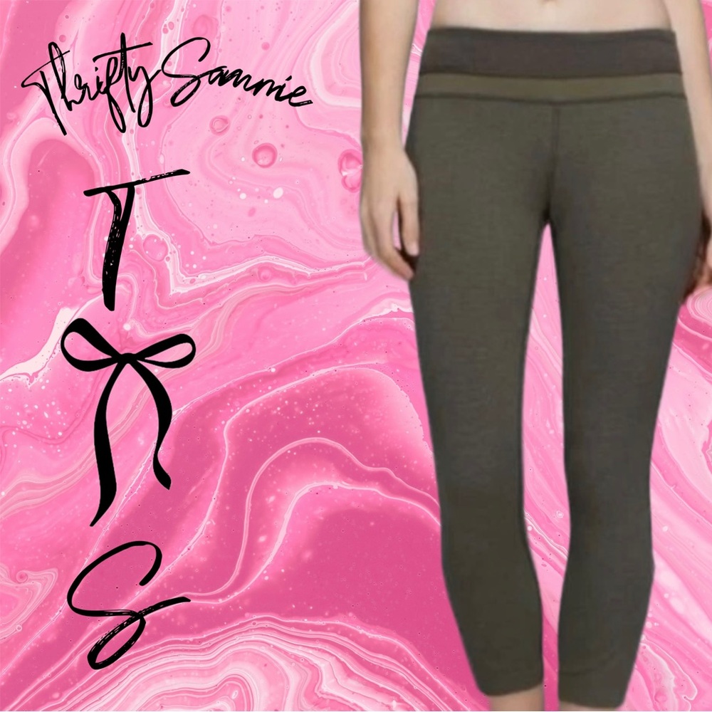 Lululemon 10 Dark green capri leggings